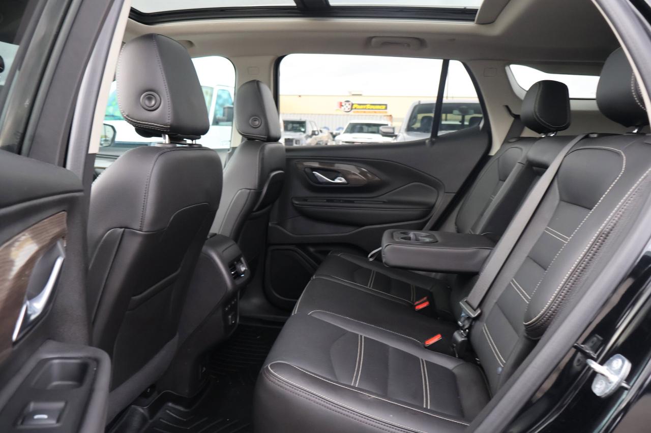 2024 GMC Terrain Denali | Cooled Seats | Photo