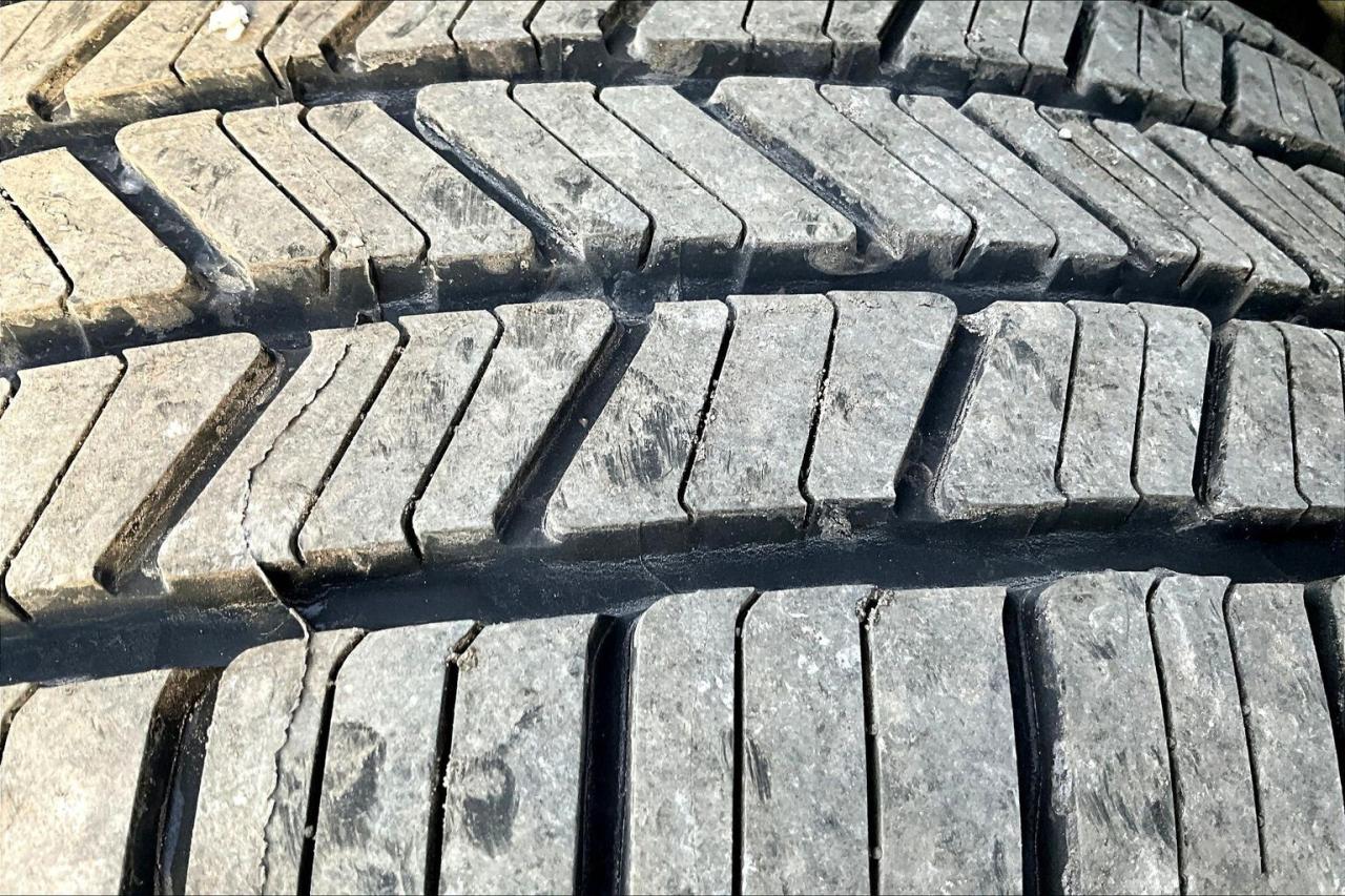 2024 RAM 1500 Sport | 12" Screen | Vented Leather | NAV | 4X4 Photo