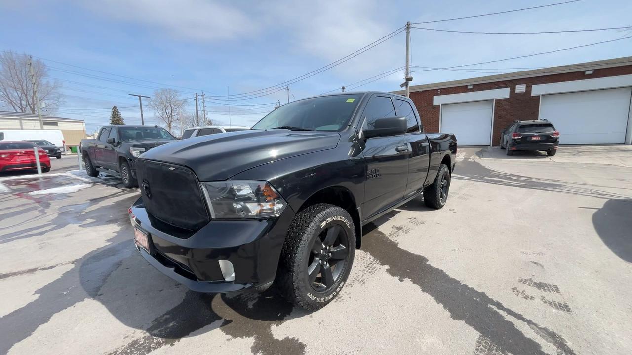 2017 RAM 1500 BLACK EXPRESS 4X4 | 20IN ALLOYS | TOW PKG Photo3