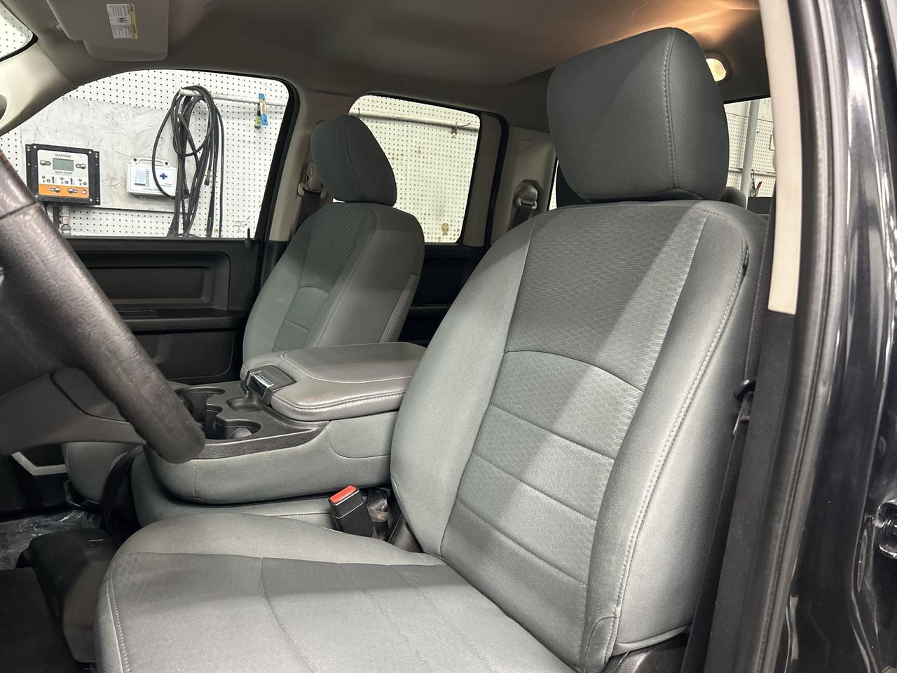 2017 RAM 1500 BLACK EXPRESS 4X4 | 20IN ALLOYS | TOW PKG Photo