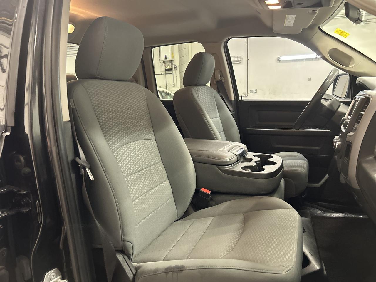 2017 RAM 1500 BLACK EXPRESS 4X4 | 20IN ALLOYS | TOW PKG Photo