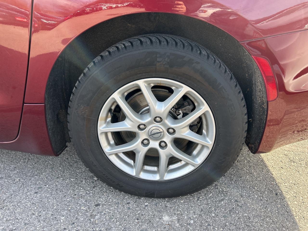 2023 Chrysler Pacifica TOURING L, CLEAN CARFAX, 7 PASSENGER, REMOTE START - Photo #10