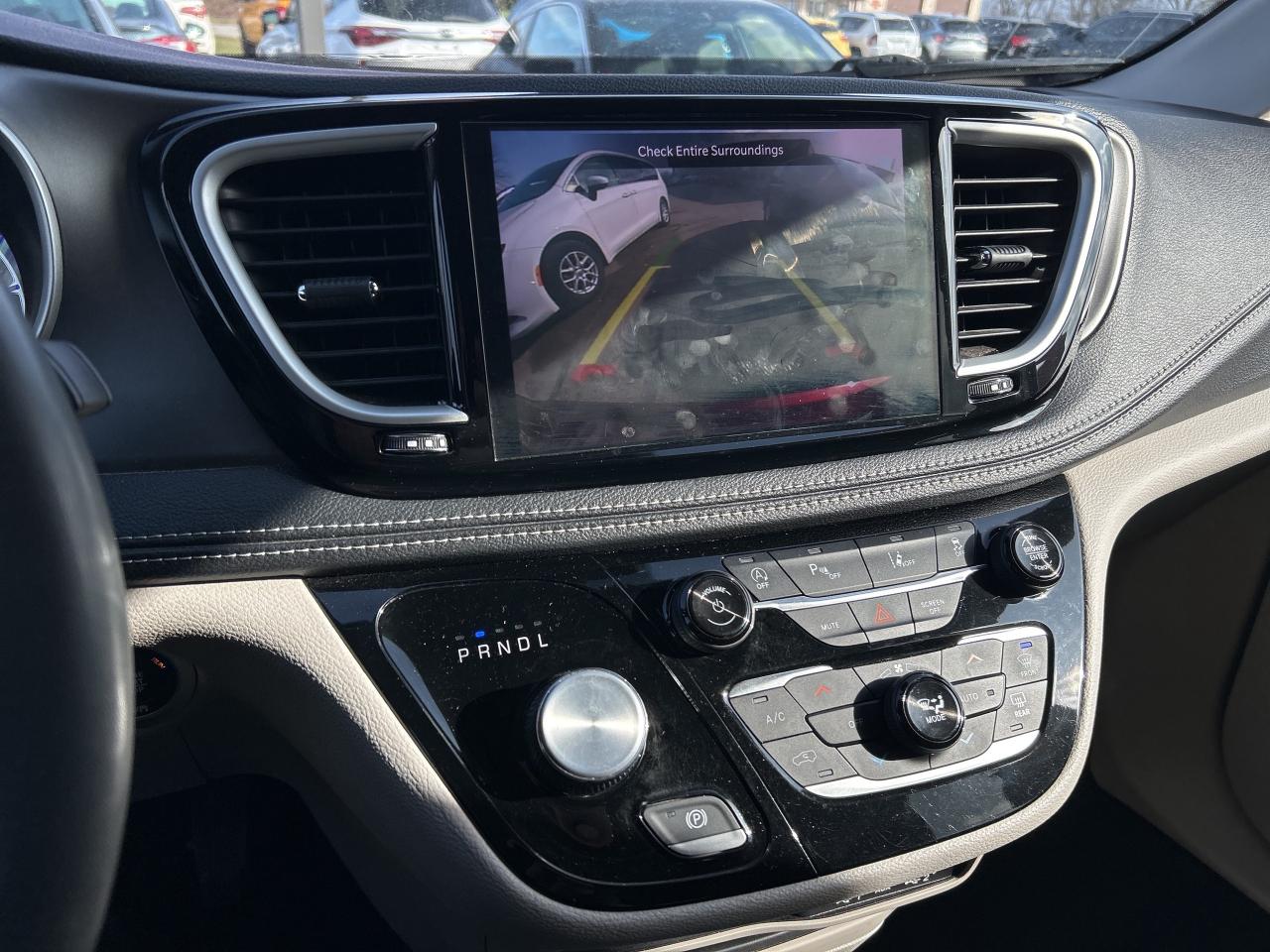 2023 Chrysler Pacifica TOURING L, CLEAN CARFAX, 7 PASSENGER, REMOTE START - Photo #19