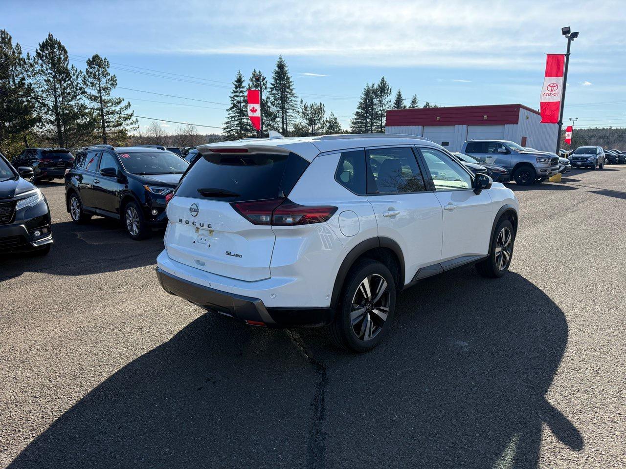 2024 Nissan Rogue SL Photo4