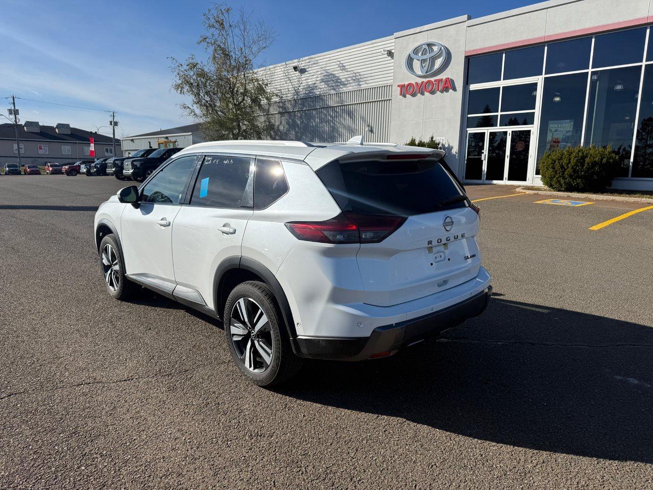 2024 Nissan Rogue SL Photo