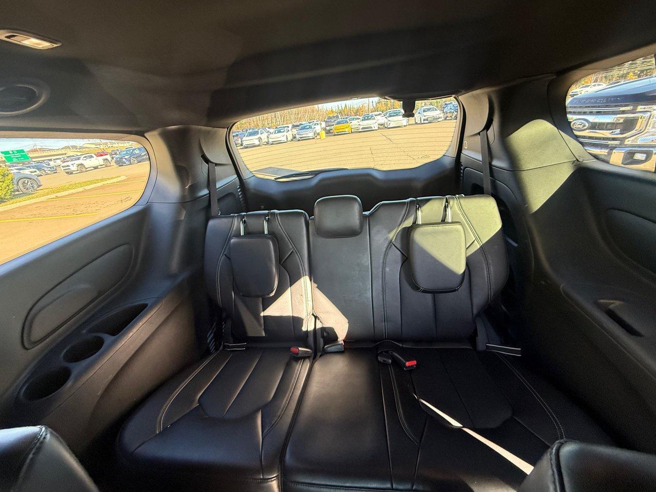 2024 Chrysler Pacifica Touring-L Photo