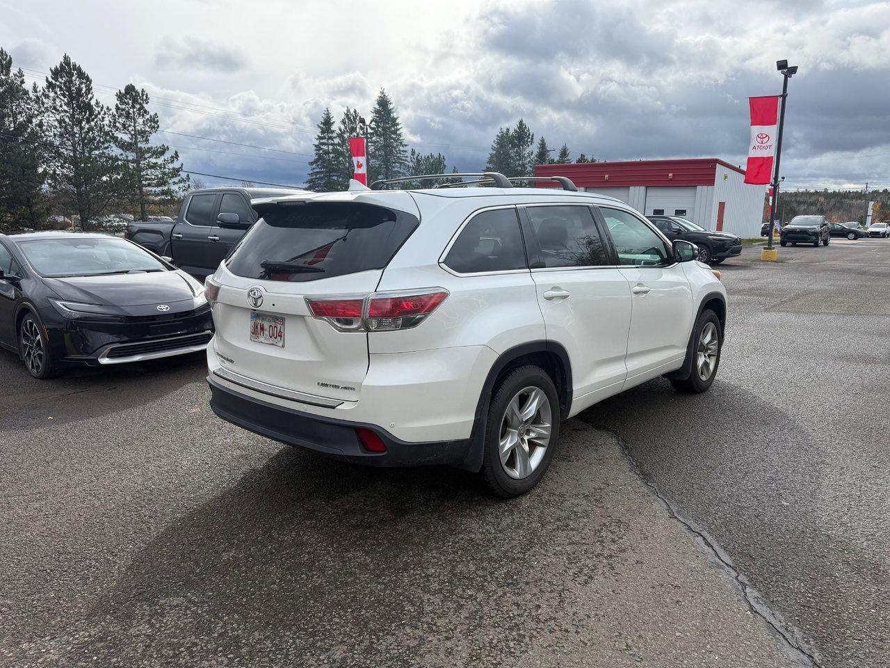 2015 Toyota Highlander LIMITED  Photo4