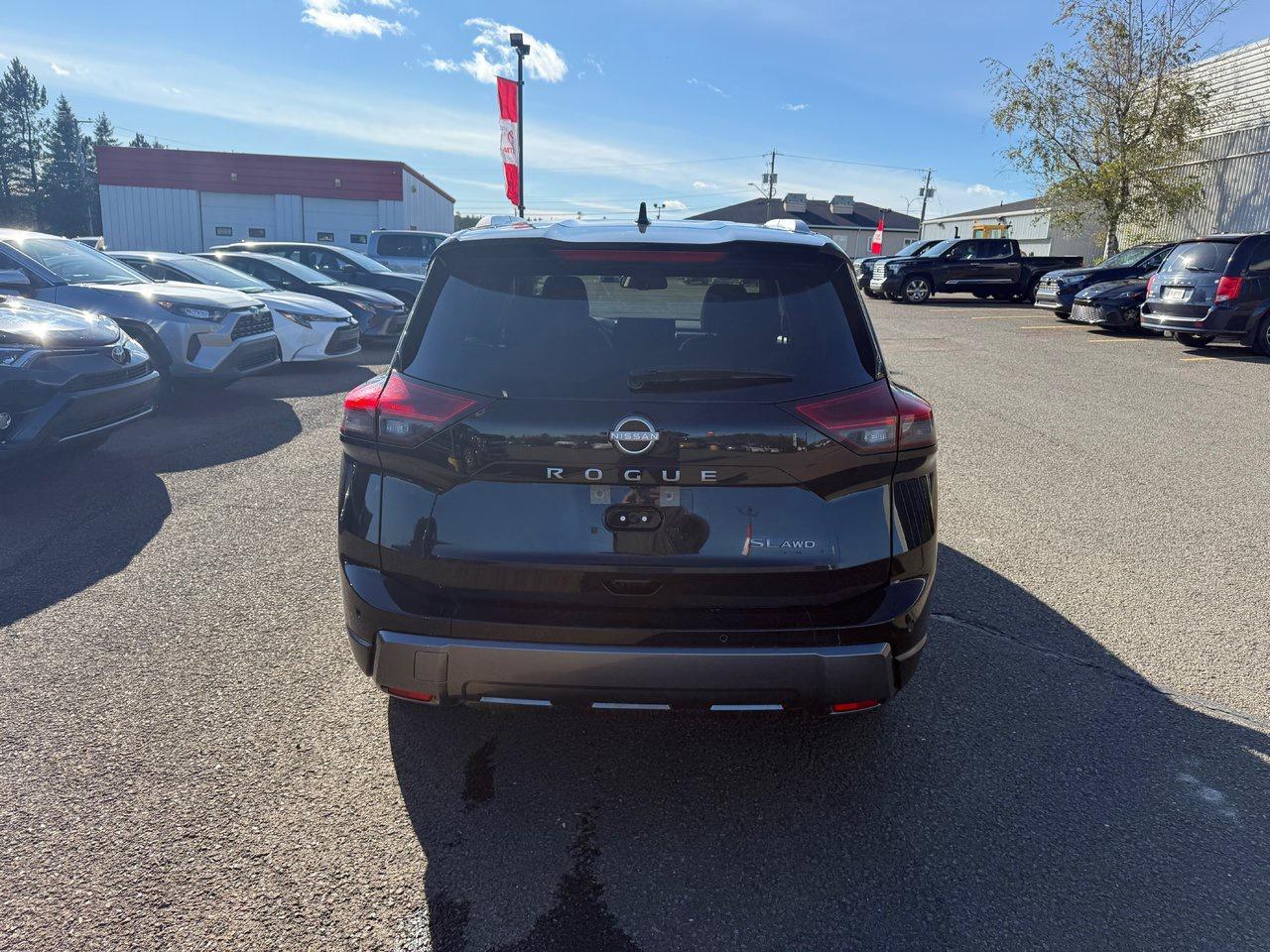 2024 Nissan Rogue SL Photo