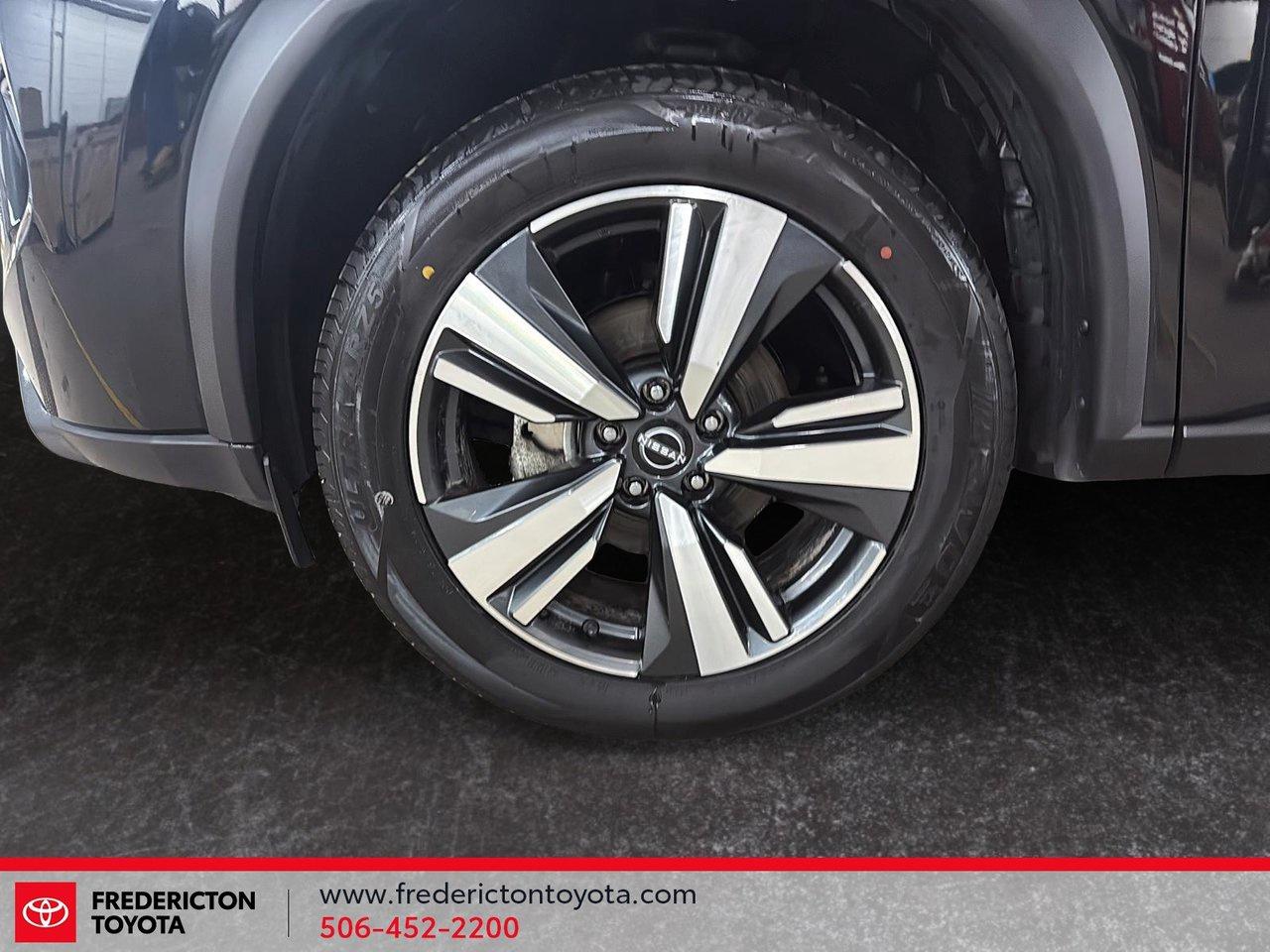 2024 Nissan Rogue SL Photo