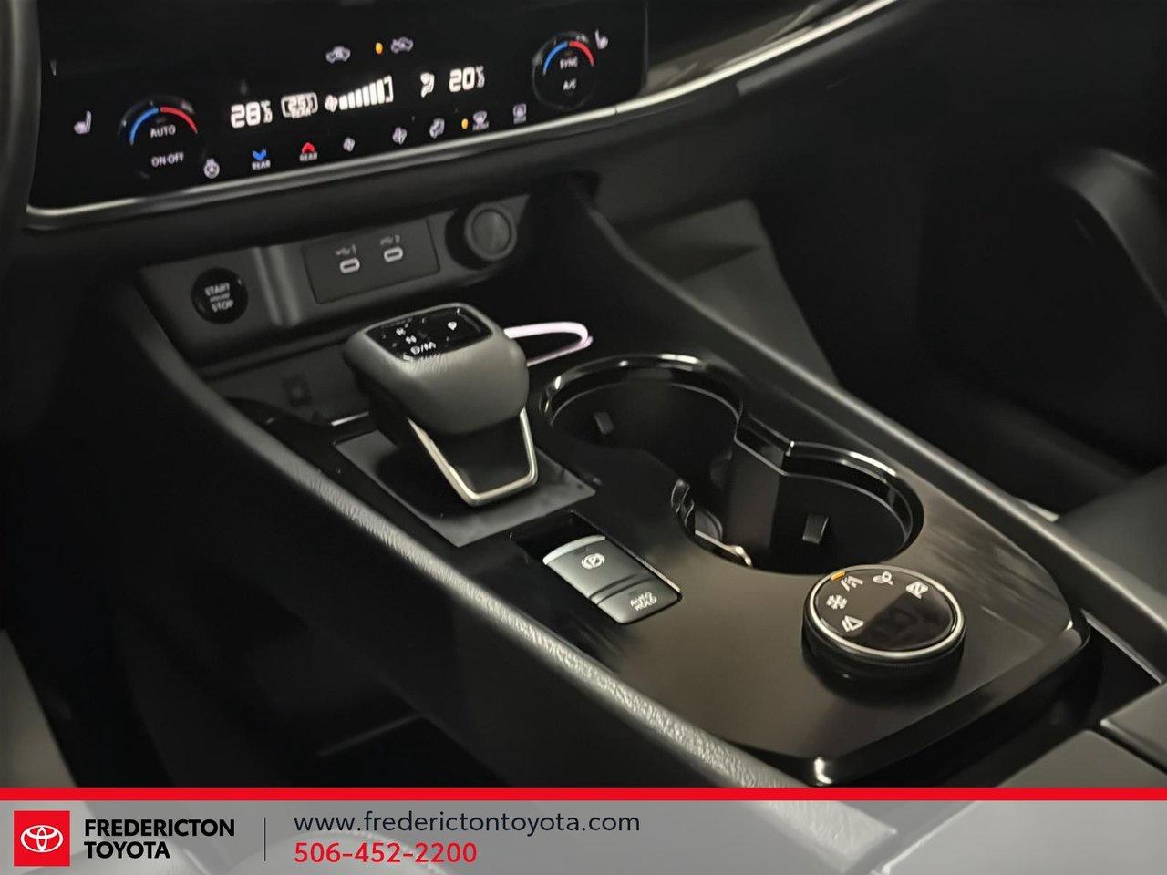 2024 Nissan Rogue SL Photo