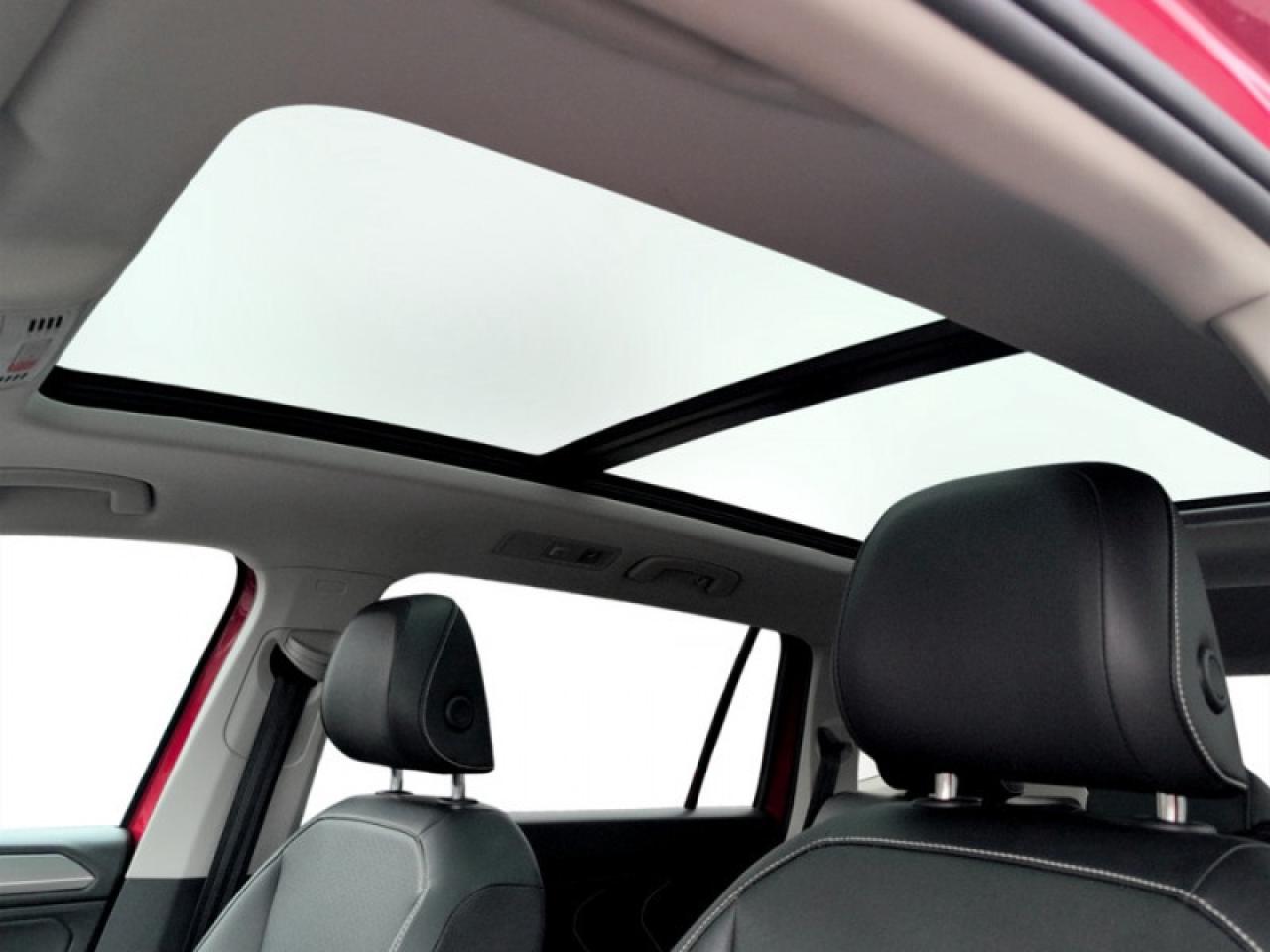 2022 Volkswagen Tiguan Comfortline  **PANO SUNROOF** Photo