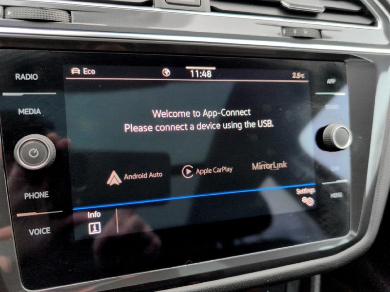 2022 Volkswagen Tiguan Comfortline  **PANO SUNROOF** Photo