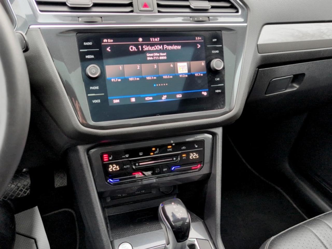 2022 Volkswagen Tiguan Comfortline  **PANO SUNROOF** Photo