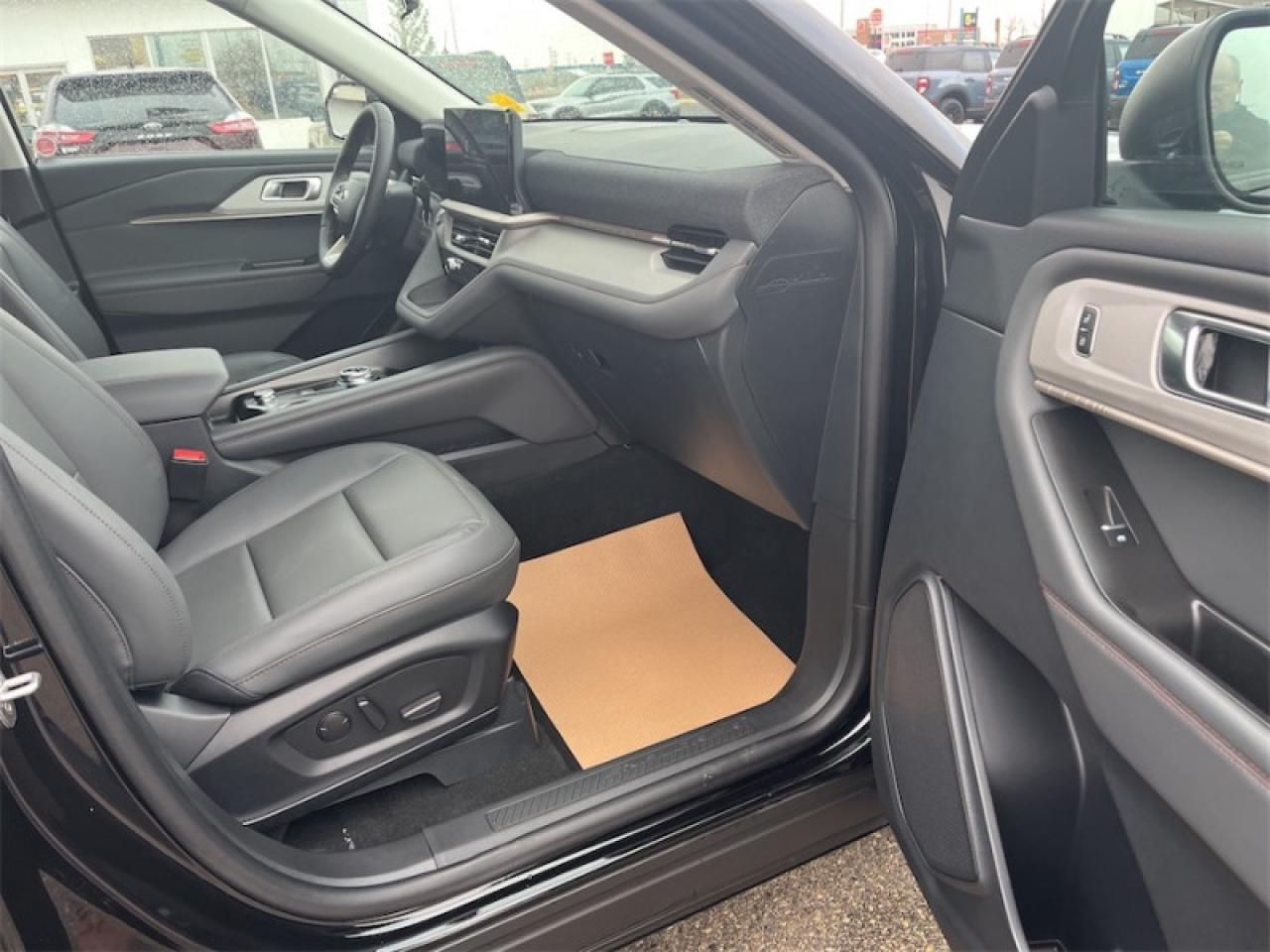 2025 Ford Explorer Active  - Heated Seats Photo5