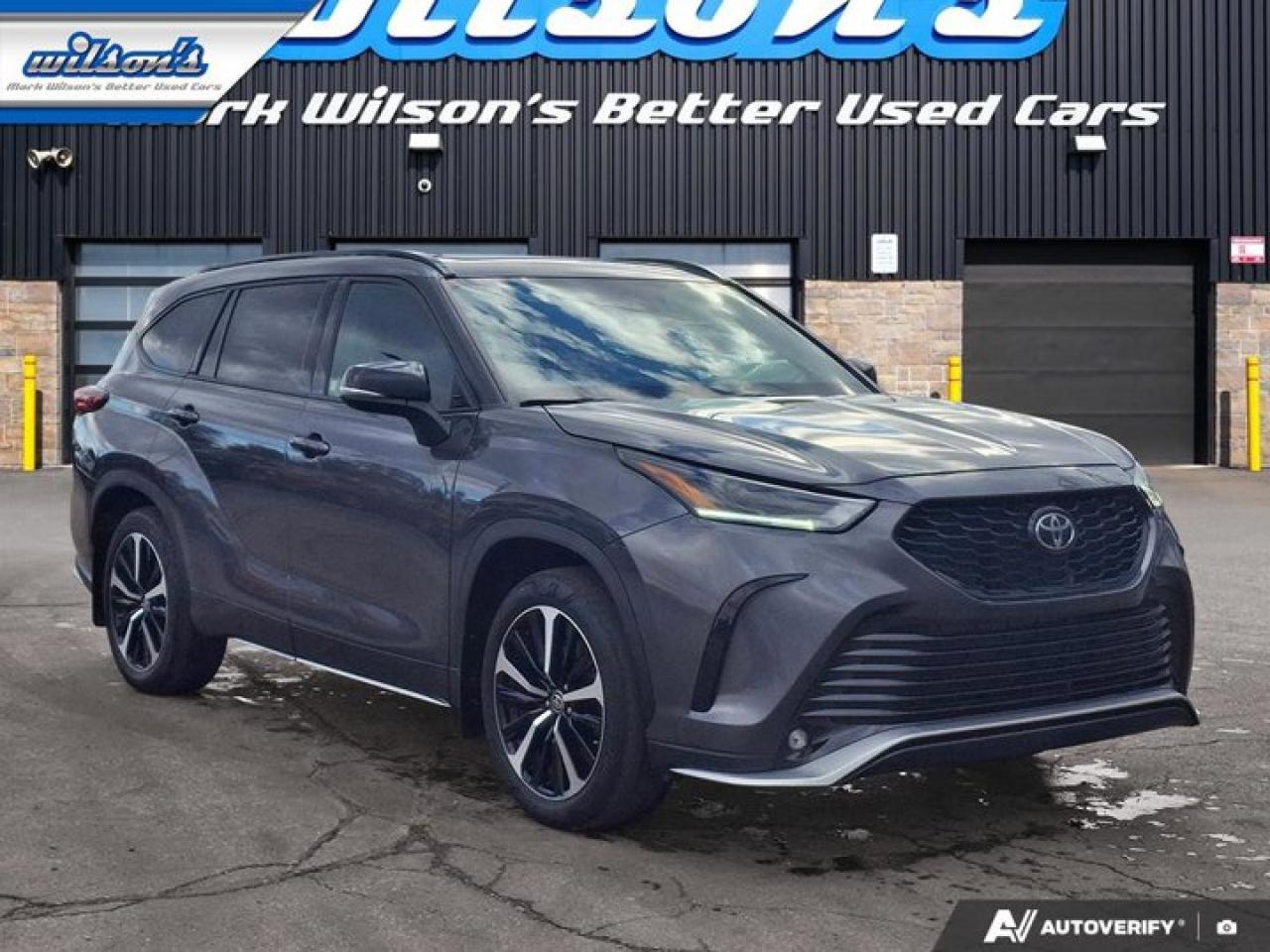 2022 Toyota Highlander XSE AWD | Leather | Sunroof | Heated Wheel + Seats | CarPlay + Android | Rear Camera | and More ! Photo