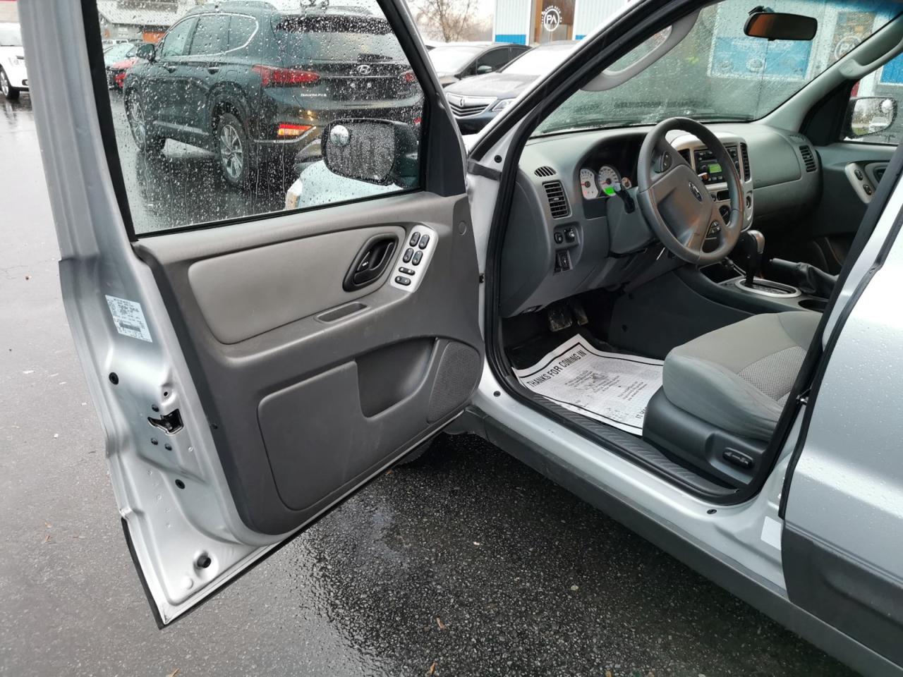 2005 Ford Escape XLT 4WD - Photo #12