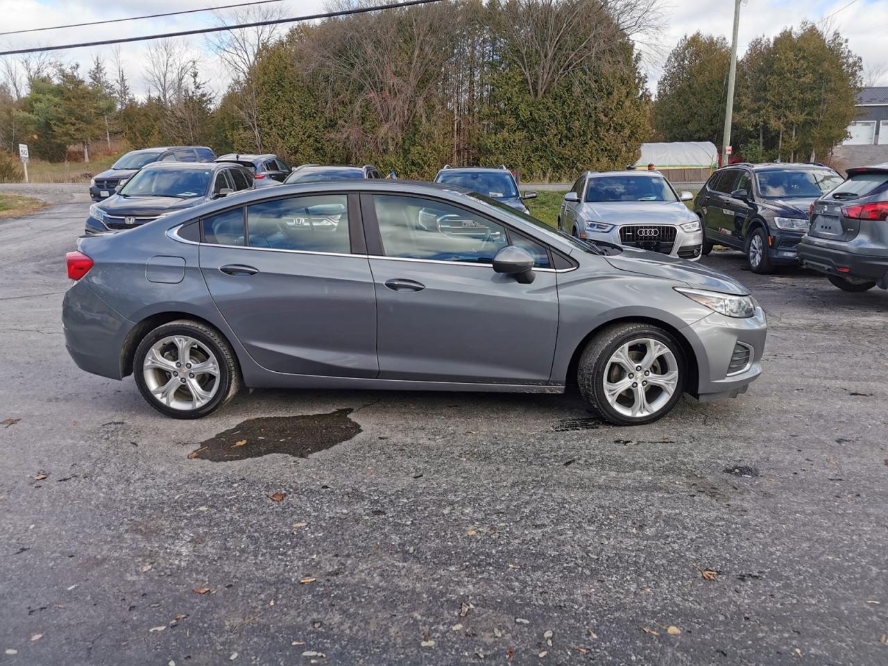 2019 Chevrolet Cruze Premier Photo3