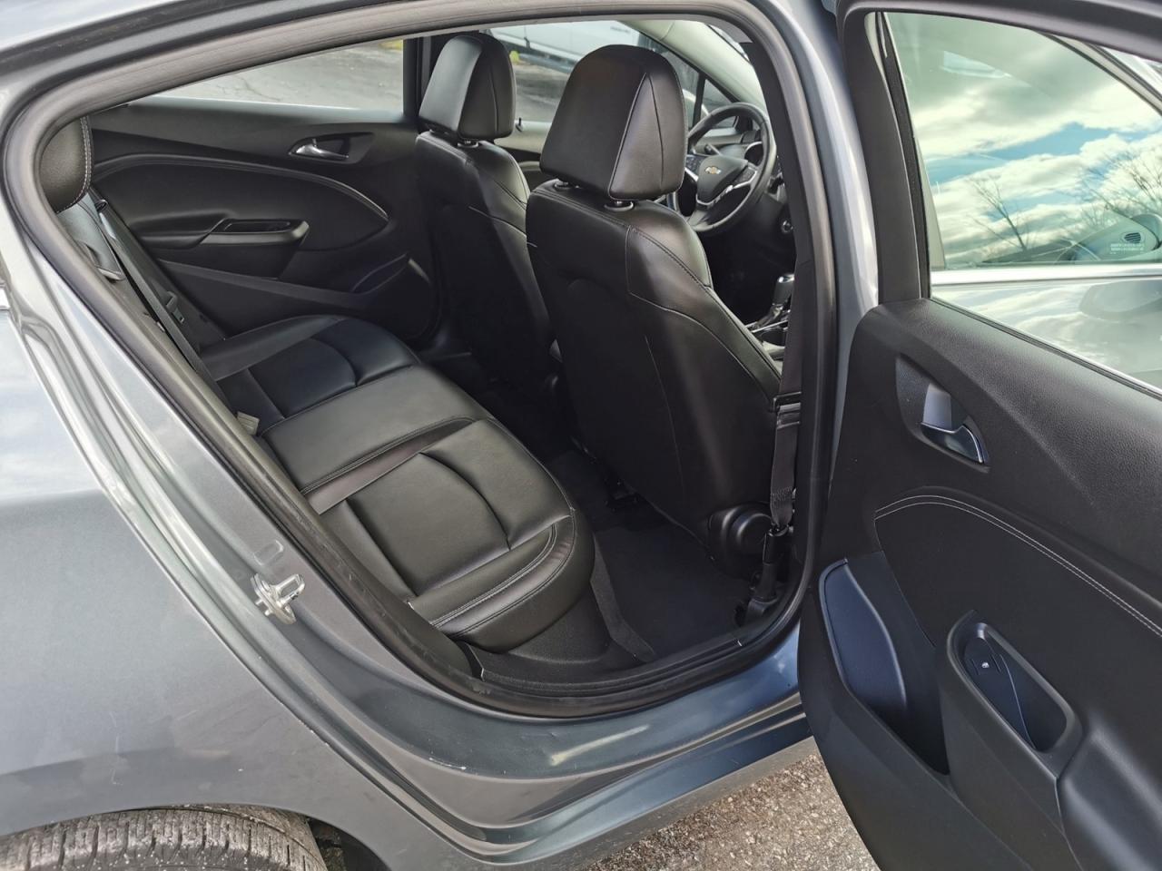 2019 Chevrolet Cruze Premier - Photo #24