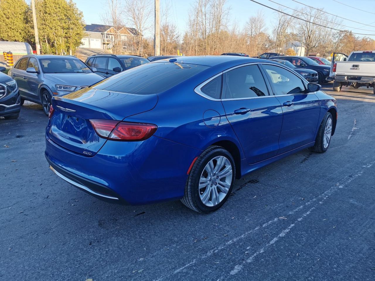 2015 Chrysler 200 Limited Photo4