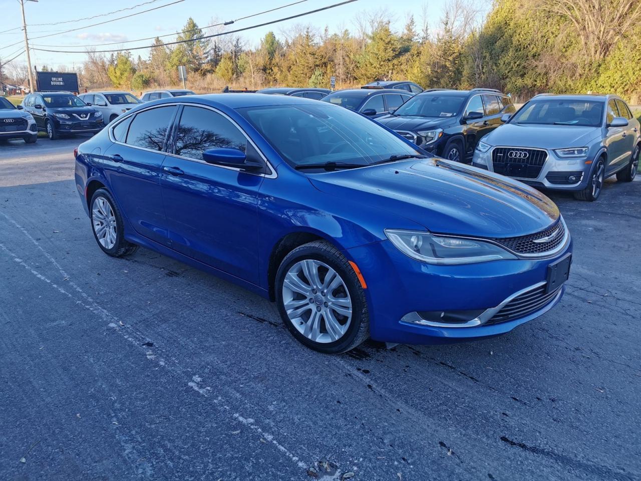 2015 Chrysler 200 Limited Photo2