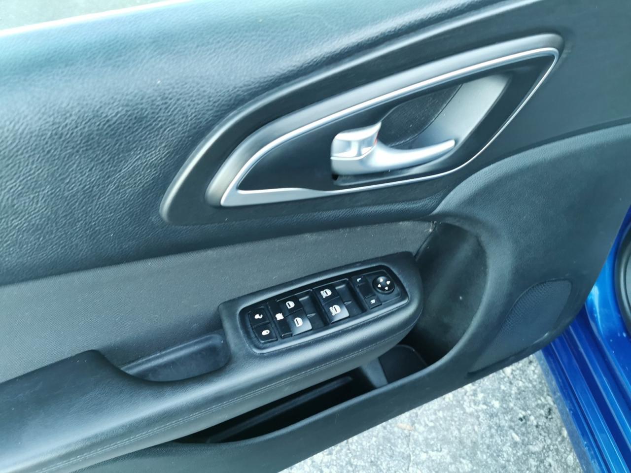 2015 Chrysler 200 Limited - Photo #11