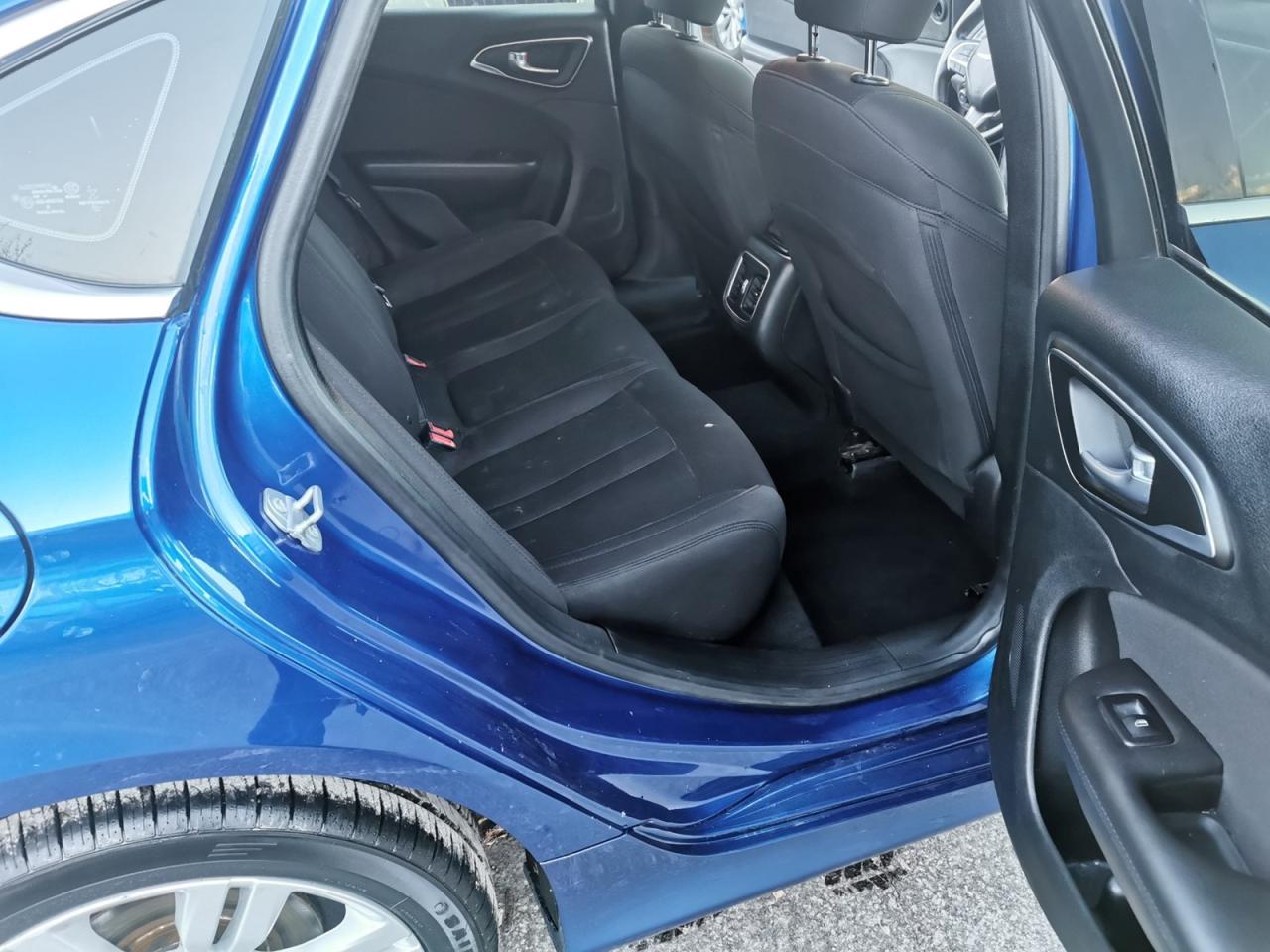 2015 Chrysler 200 Limited - Photo #28