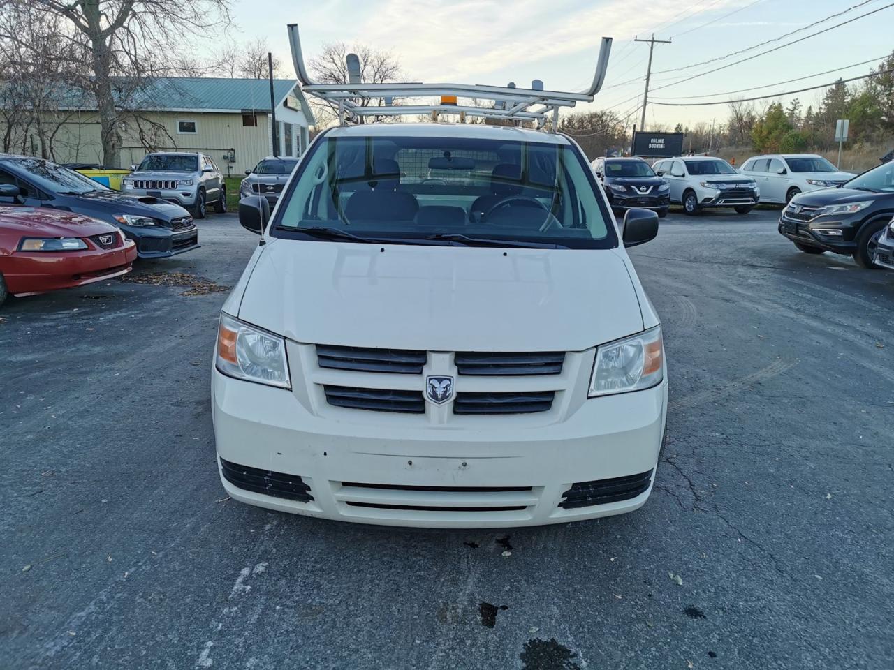 2010 Dodge Grand Caravan CARGO - Photo #2