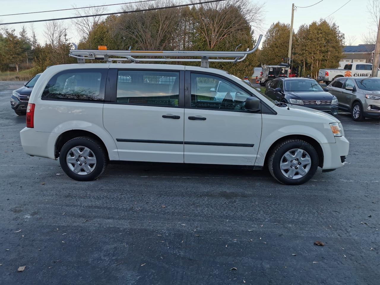 2010 Dodge Grand Caravan CARGO - Photo #4