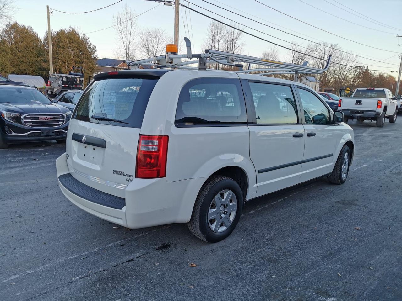 2010 Dodge Grand Caravan CARGO Photo4
