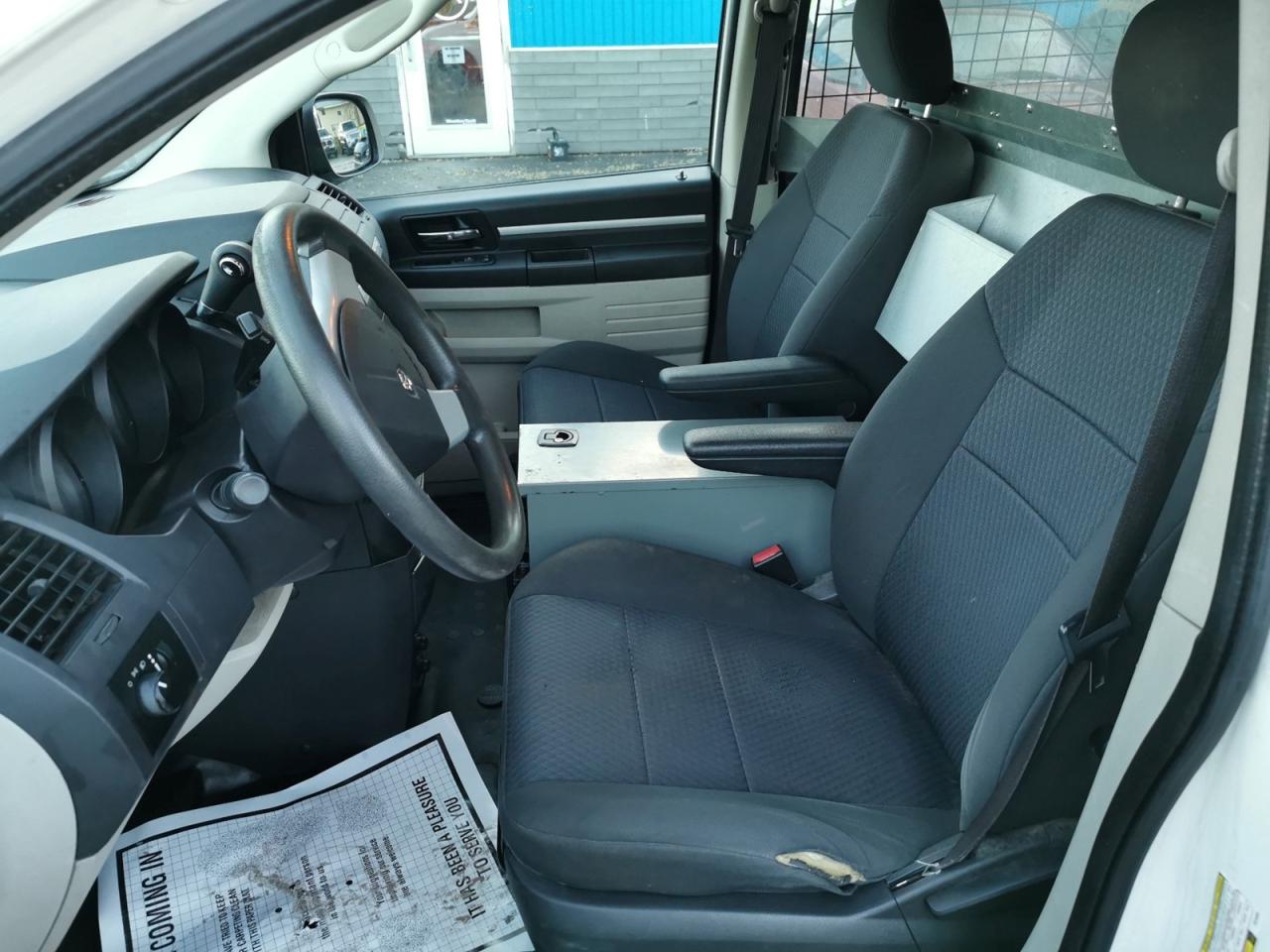 2010 Dodge Grand Caravan CARGO - Photo #13