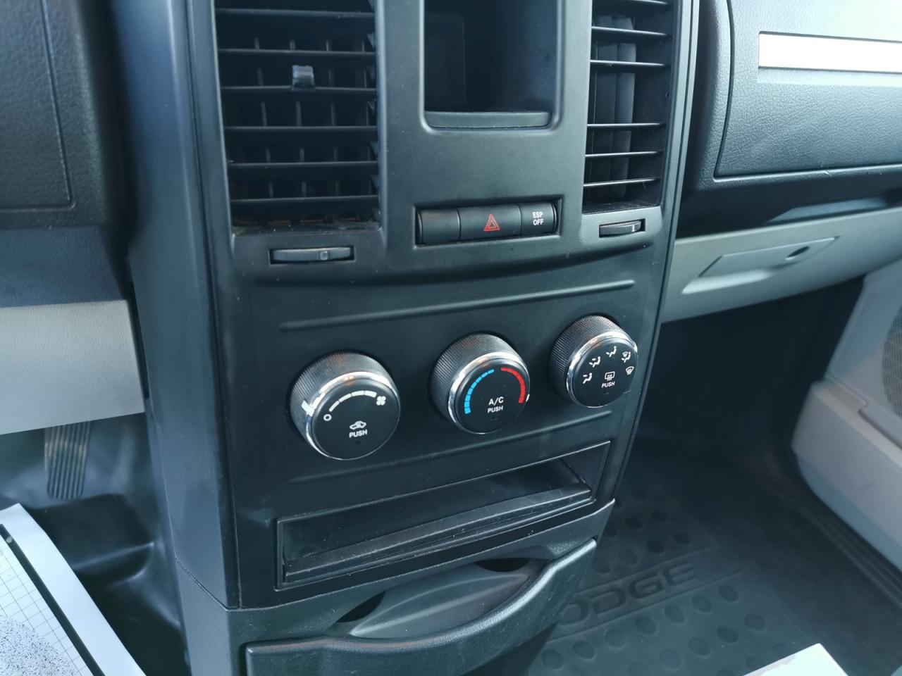 2010 Dodge Grand Caravan CARGO - Photo #17