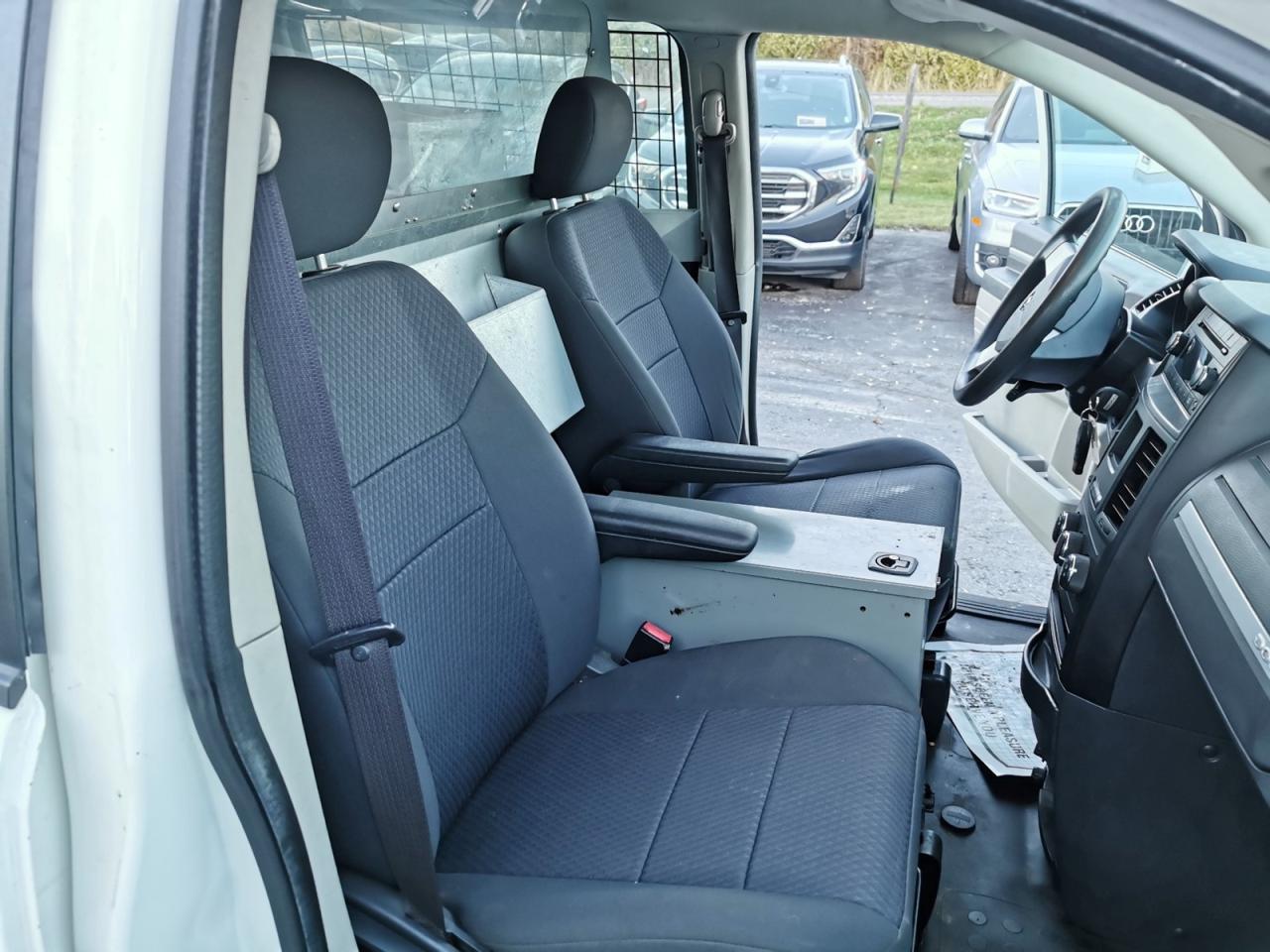 2010 Dodge Grand Caravan CARGO - Photo #25