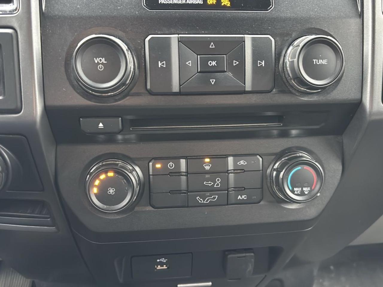 2016 Ford F-150 XLT Photo5