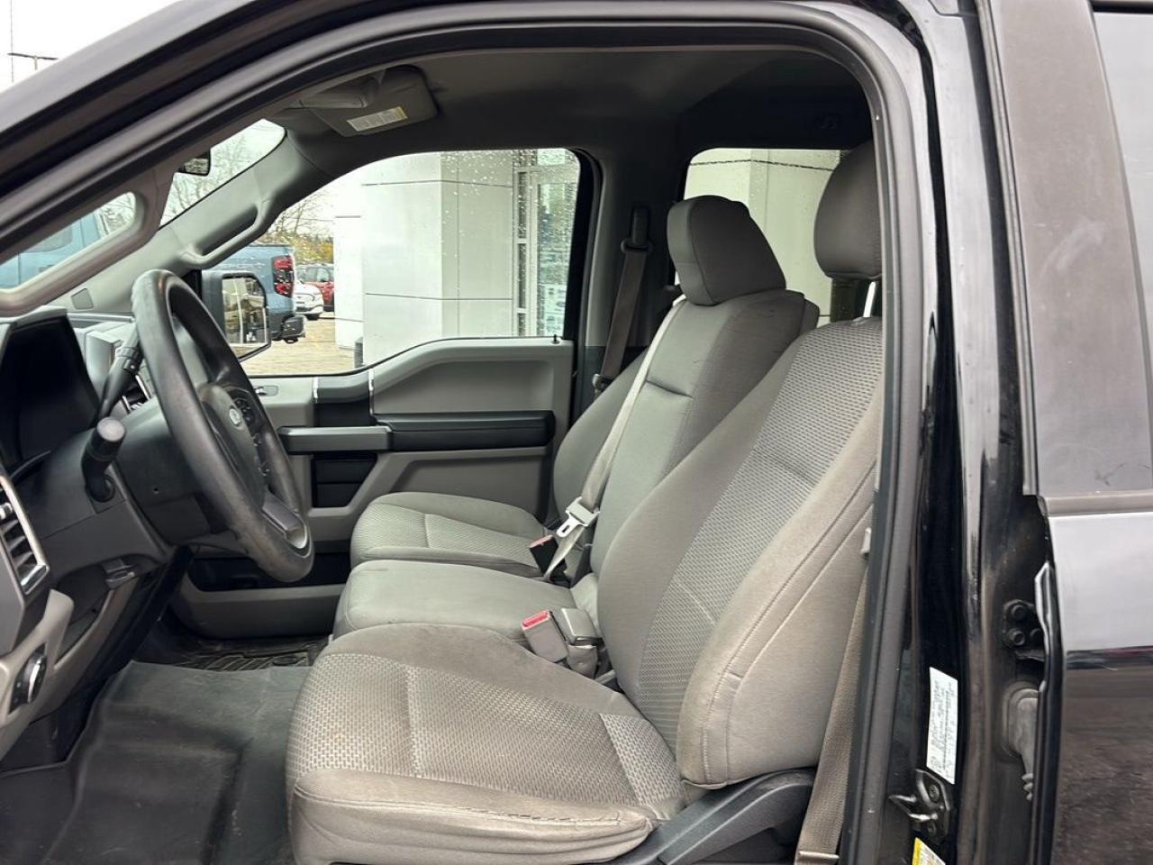 2016 Ford F-150 XLT Photo5