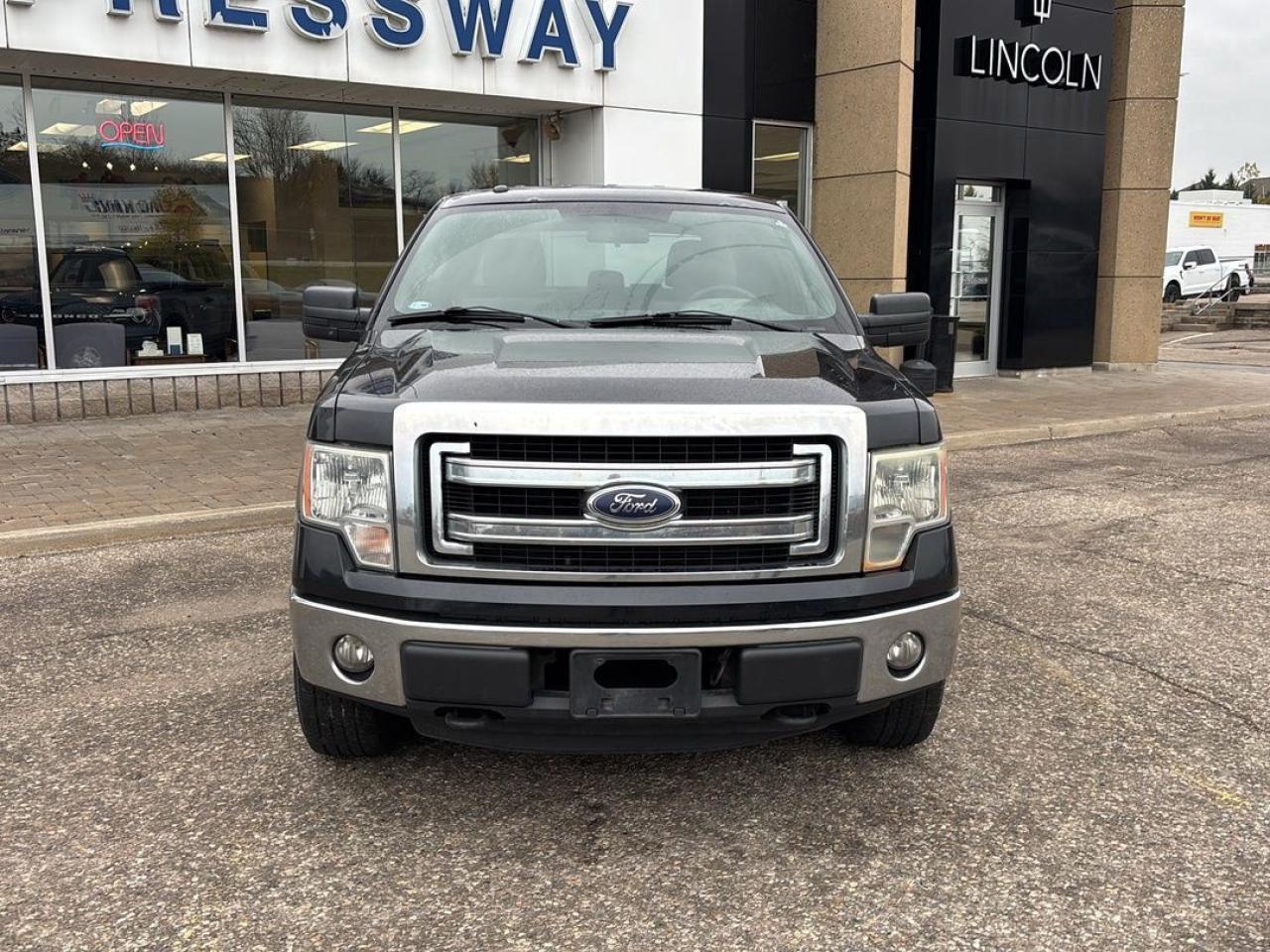 2014 Ford F-150 XLT Photo1