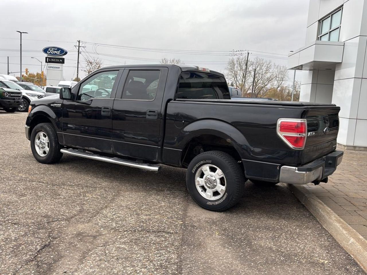 2014 Ford F-150 XLT Photo5