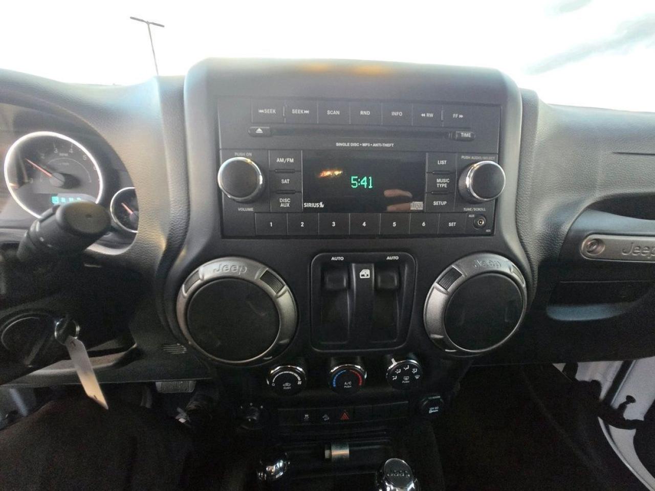 2016 Jeep Wrangler SPORT Photo5