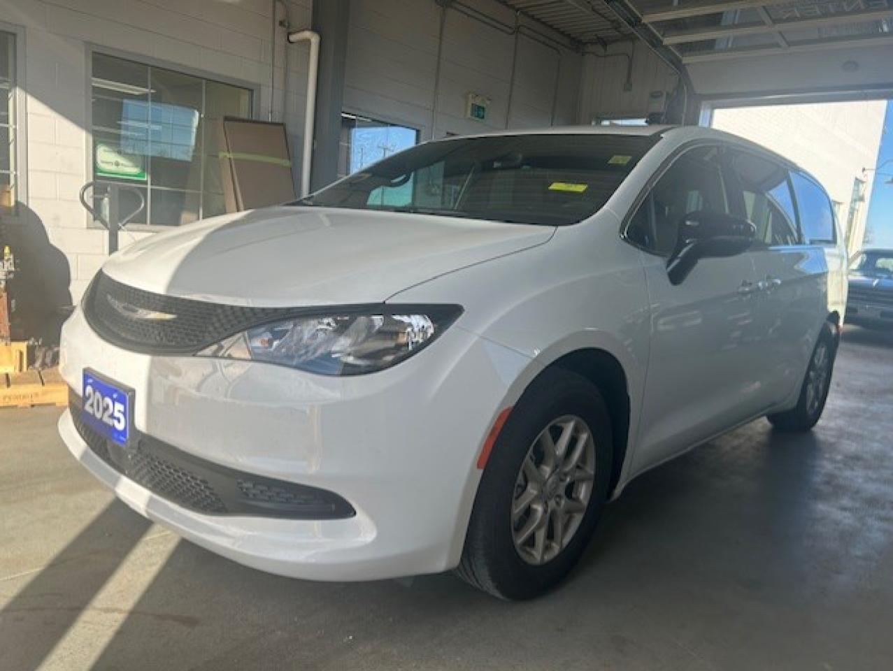 Used 2025 Dodge Grand Caravan SXT 2WD for sale in Watford, ON