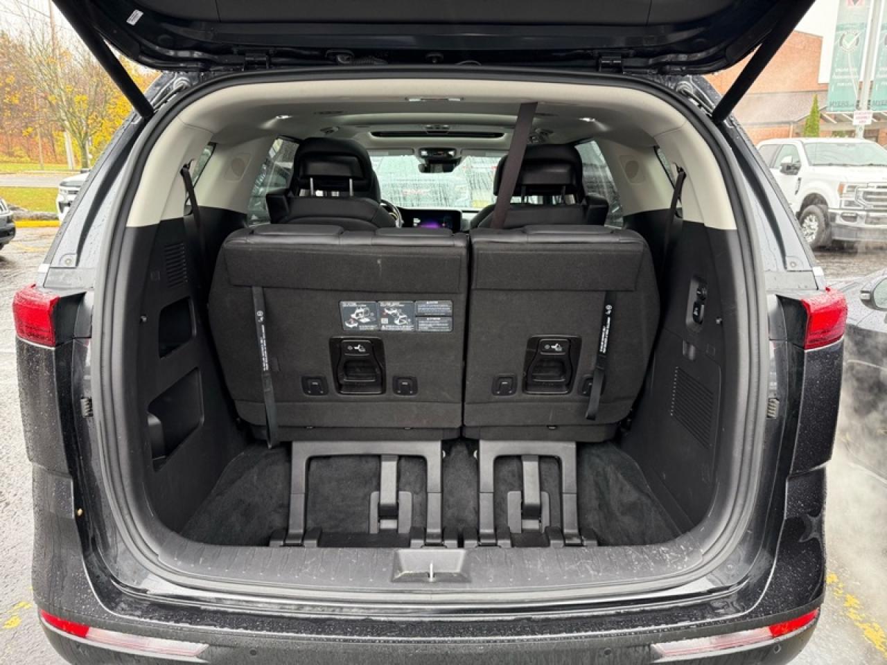 2024 Kia Carnival SX Photo