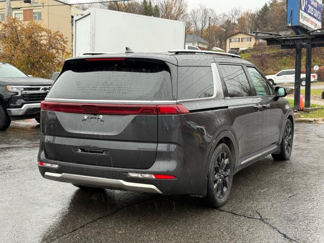 2024 Kia Carnival SX Photo