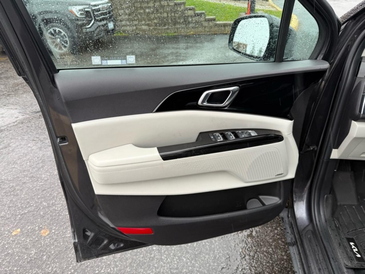 2024 Kia Carnival SX Photo