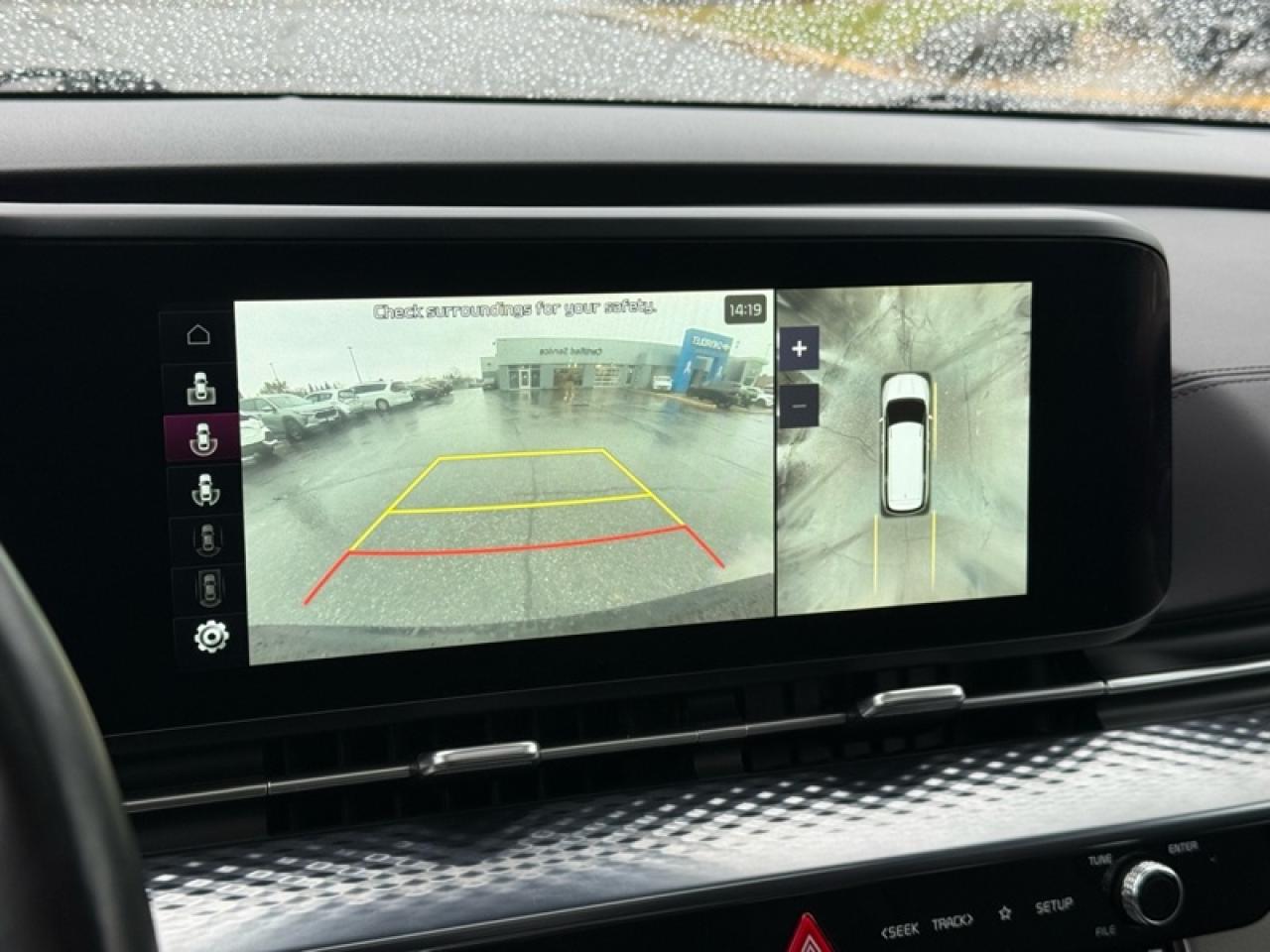 2024 Kia Carnival SX Photo