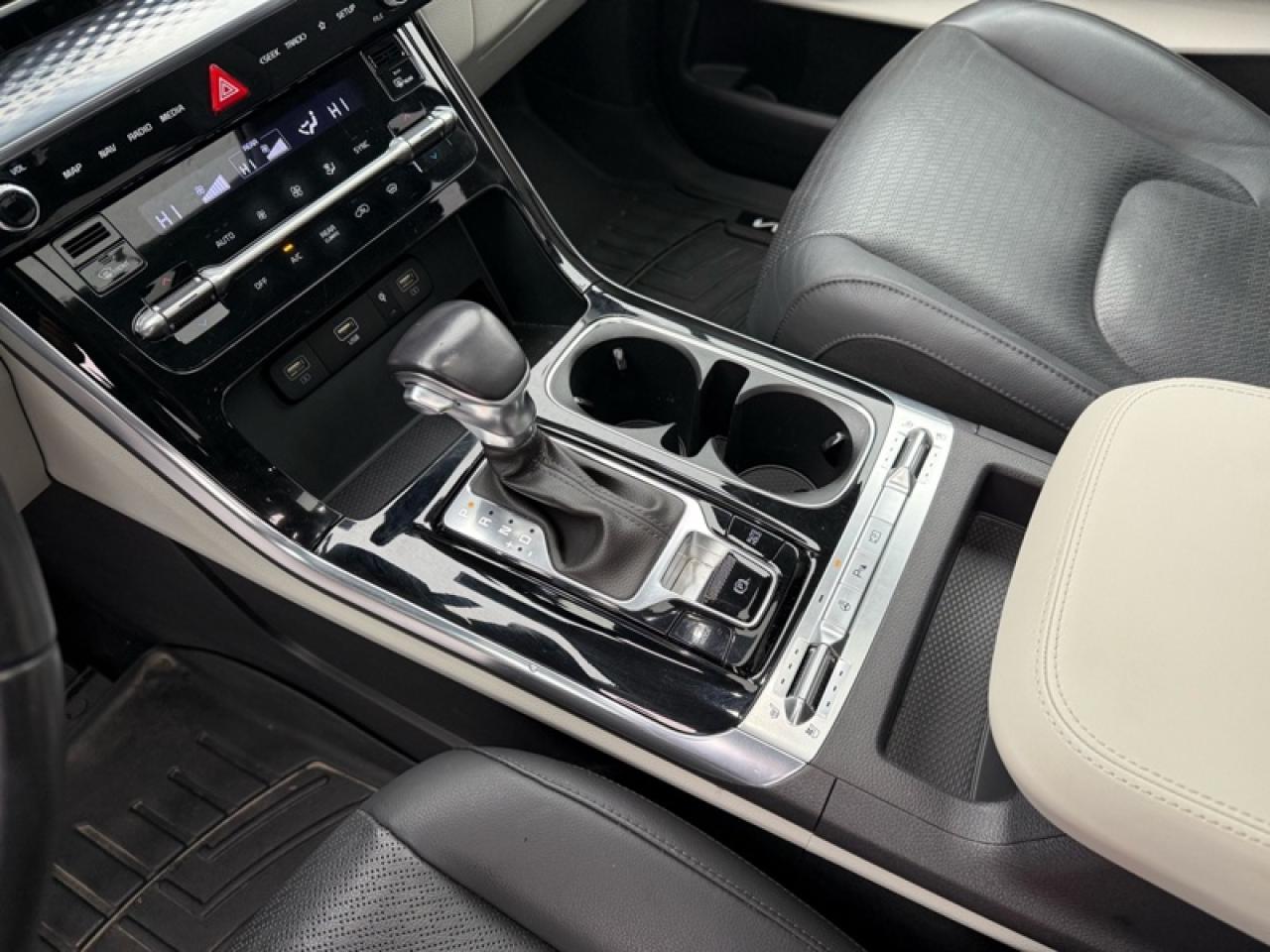 2024 Kia Carnival SX Photo