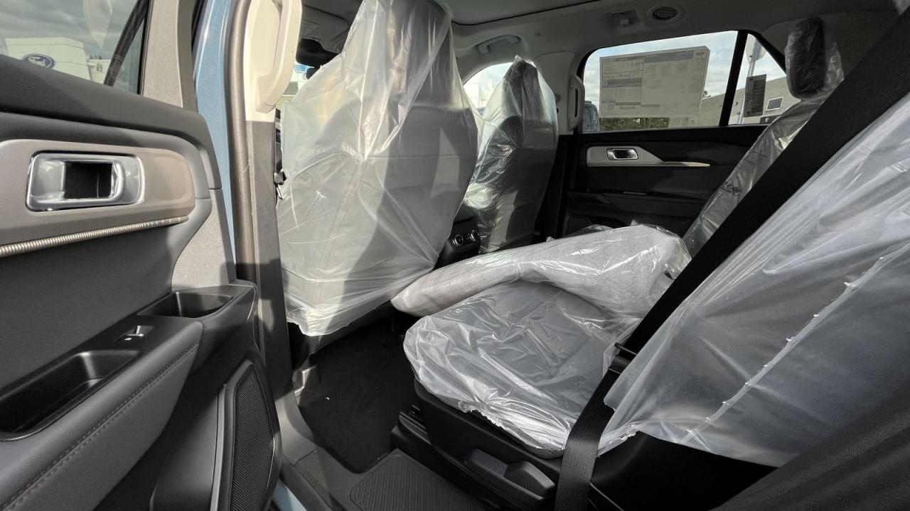 2026 Ford Explorer Active Photo3