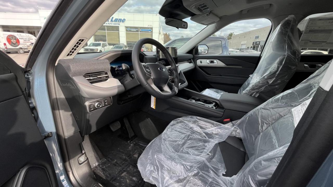 2026 Ford Explorer Active Photo2