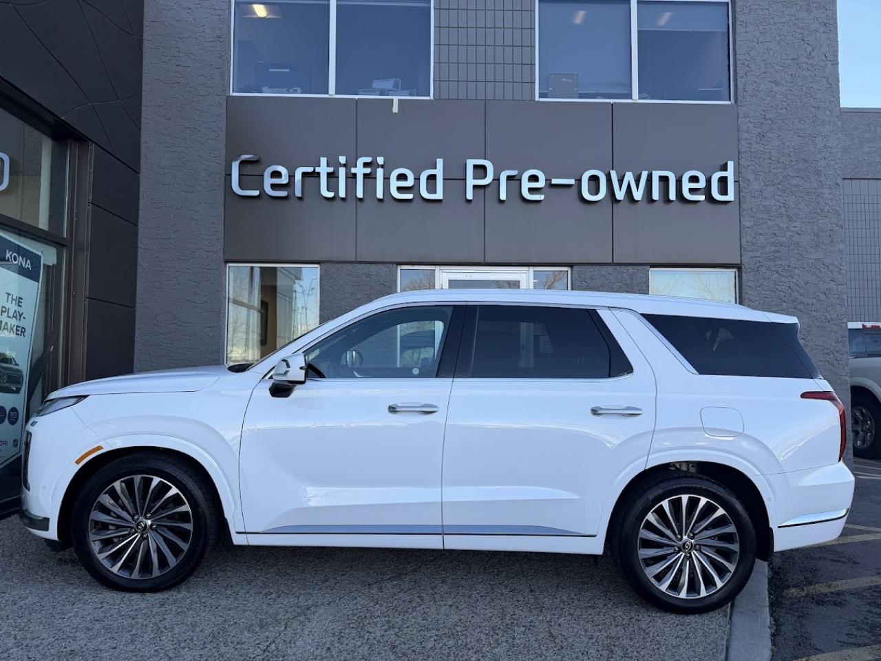 Used 2025 Hyundai PALISADE CALLIGRAPHY w/ TOP MODEL / ALL OPTONS for sale in Calgary, AB