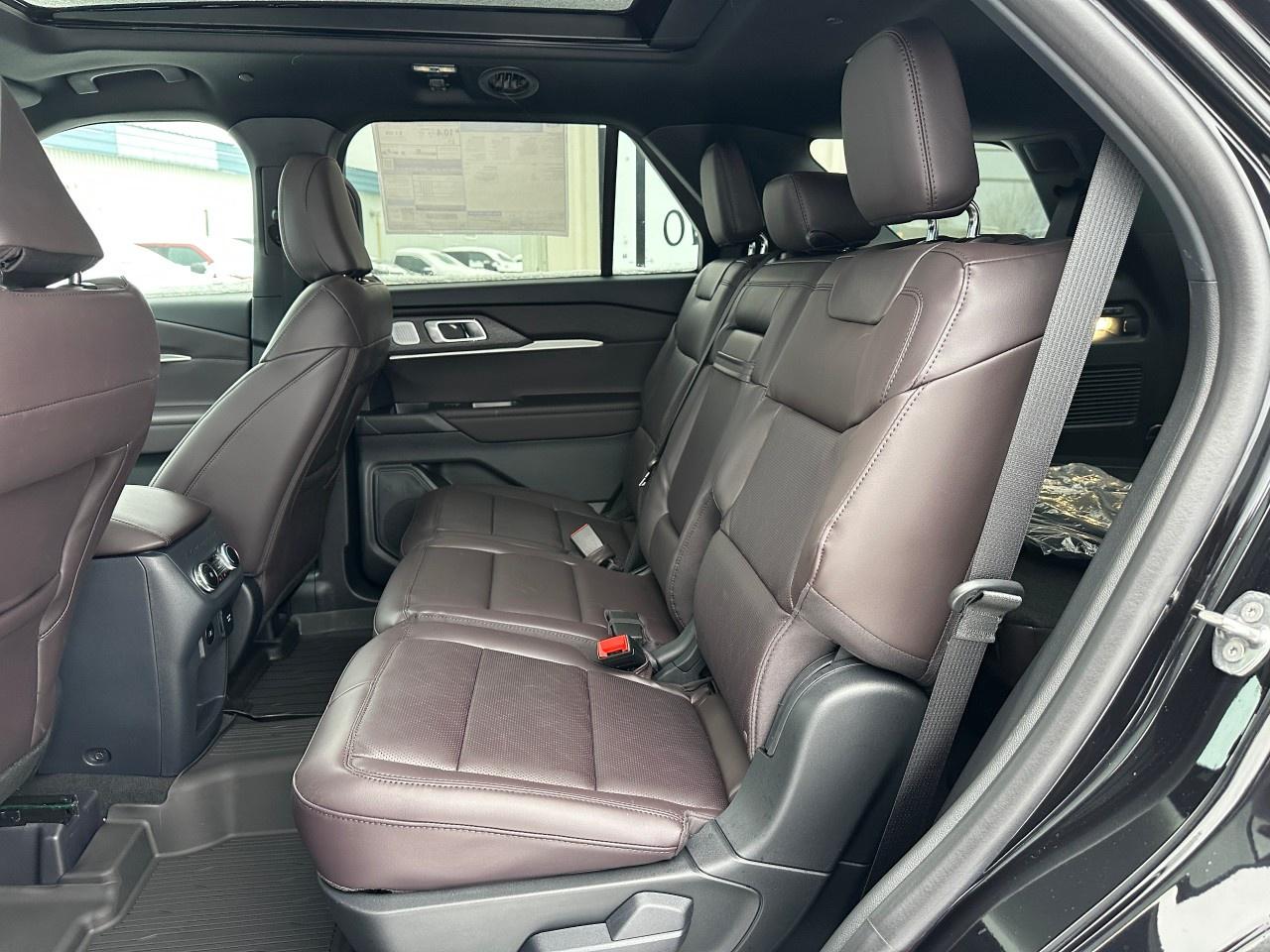 2026 Ford Explorer Platinum 4WD Photo