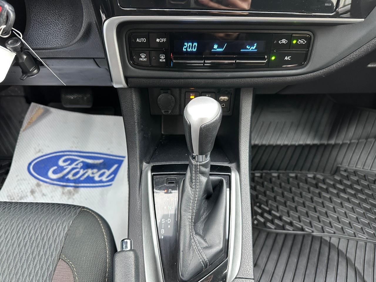 2018 Toyota Corolla LE CVT Photo