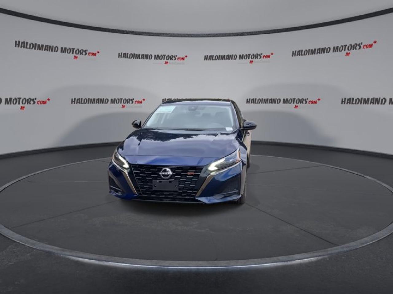 2023 Nissan Altima SR AWD | Leather Seats | Sunroof | Remote Start Photo2