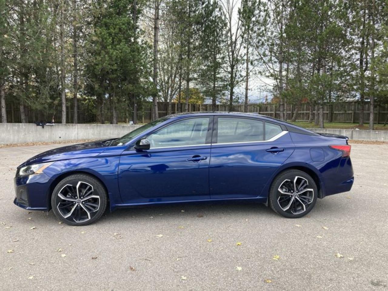 2023 Nissan Altima SR AWD | Leather Seats | Sunroof | Remote Start Photo